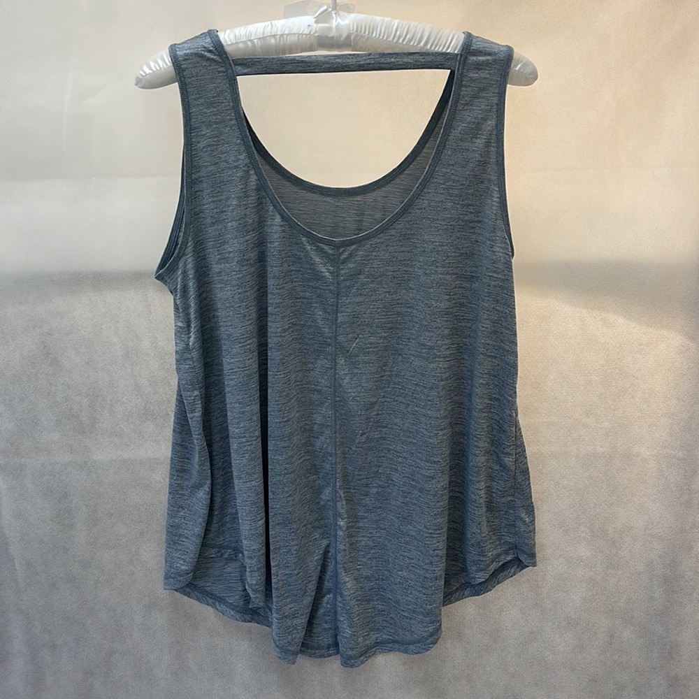 Livi Active at Lane Bryant Athletic Workout Tank Top Light and Comfy Size 18/20